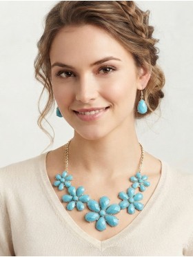 FLORAL STATEMENT NECKLACE AND EARRING SET
